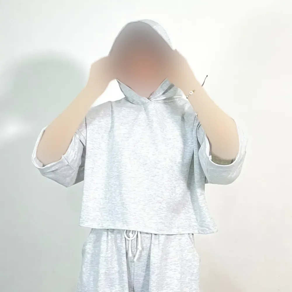 تیشرت کراپ باکسی کلاه دار جنس گلکسی